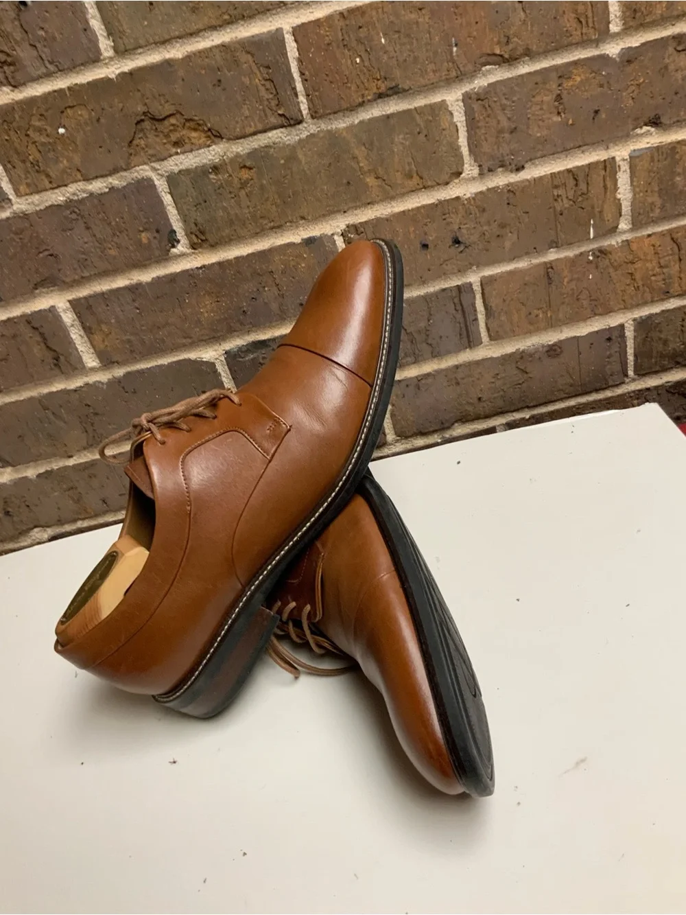 Men's Tan Leather Derby Dress Shoes - Sleek Cap-Toe Style